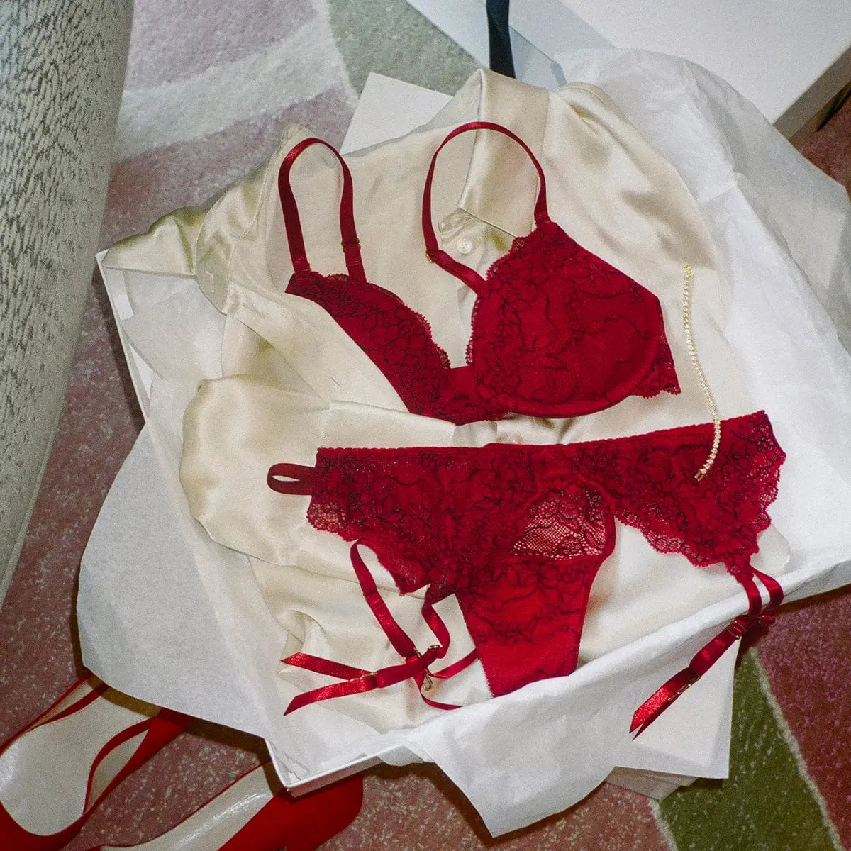 All Over Lace Lift Up Bra Scarlet Two-Tone - Image 11